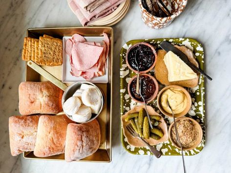 Fireside Savory S’mores, Brie Smores, Savory Smores Ideas, Savory Smores Campfire, Savoury Smores, Savory Smores Board, Savory Smores Cheese, Cheese Smores, Smores Alternative