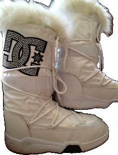 Dc Boots, Snow Boots Outfit, Dc Clothing, Dc Skate Shoes, Dc Shoes Women, Y2k Boots, Boots Shoe, Shoe Wishlist, Retro Shoes