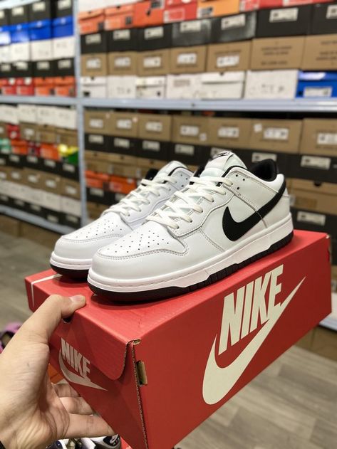 Dunk Low Light Bone, Nike Sb Dunk Low Pro, Nike Sb Zoom, Fashion Shoes Sneakers, Sb Dunk Low, Nike Sb Dunks Low, Shoe Inspo, Sb Dunk, Nike Store