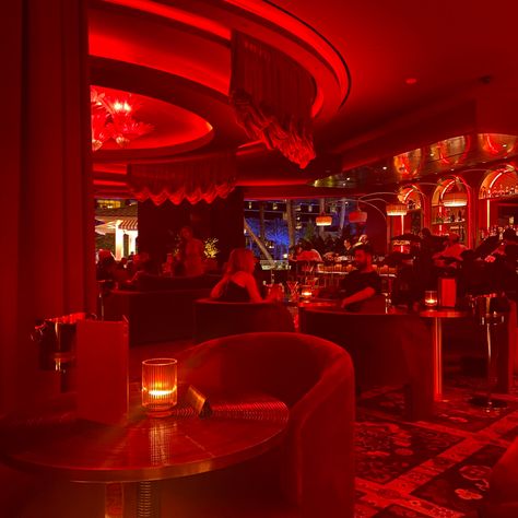 The Rouge Room located at Red Rock Resort & Casino in Las Vegas. Red Casino Aesthetic, Vegas Casino Aesthetic, Dnd Casino, 60s Casino, Las Vegas Casino Aesthetic, Las Vegas Aesthetic Vintage, Red Luxury Aesthetic, Las Vegas Aesthetic, Casino Interior