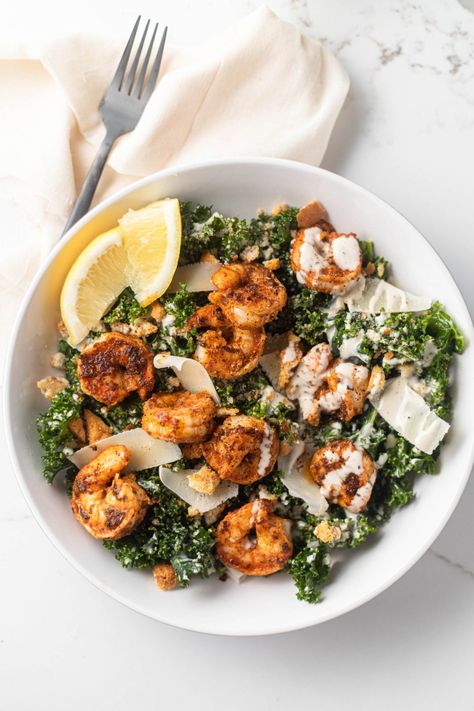 Kale Caesar Salad with Blackened Shrimp - Jaylynn Little Smoked Shrimp, Kale Caesar, Pescetarian Recipes, Blackened Shrimp, Kale Caesar Salad, Marinated Shrimp, Shrimp Seasoning, Shrimp Salad, Lunch Salads