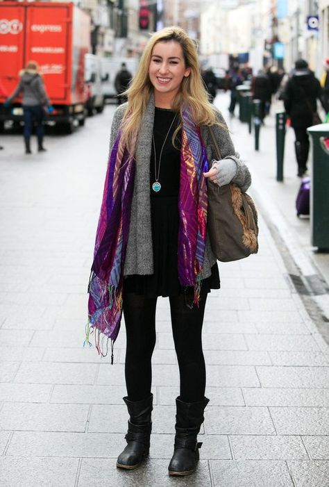 Dublin Street Style                                                                                                                                                     More Irish Style Fashion, Ireland Street Style, Irish Street Style, Clothes For A Trip, Dublin Street Style, Dublin Style, Packing For Ireland, Ireland Style, Dublin Fashion