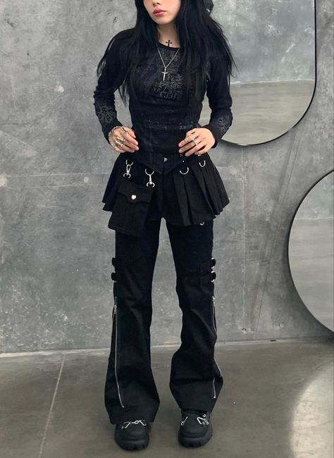 Female Rockstar Aesthetic, Goth Jeans, Dress Over Jeans, Devil Angel, Rockstar Aesthetic, Futuristic Fashion, Jeans Outfit, Fancy Outfits, Casual Style Outfits