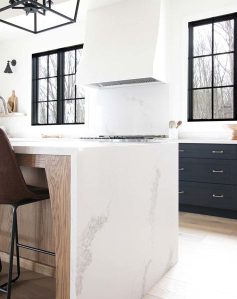 Waterfall Island Kitchen, Waterfall Countertop, Contemporary Style Kitchen, Waterfall Island, White Kitchen Island, Countertop Design, Style Cottage, Kitchen Marble, Counter Tops