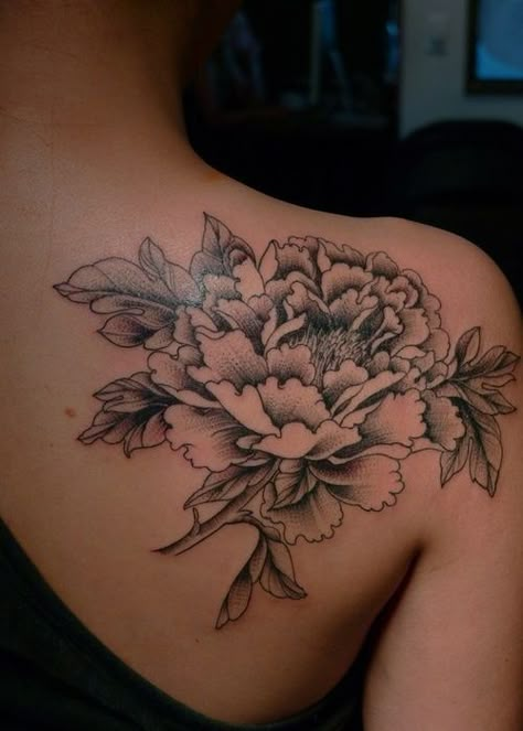 It’s ultra-pretty for women to ink a shoulder blade tattoo because it can show the beauty of women’s back. When summer comes, if the tank tops are put on by women, the shoulder blade tattoos will show their charm prettily. You are lucky to find our post today. We have picked up 12 amazing tattoo … Flower Shoulder Tattoo, Black And White Tattoo, Blade Tattoo, Shoulder Blade Tattoo, Beautiful Flower Tattoos, Disney Tattoo, Peonies Tattoo, Floral Tattoo Design, B Tattoo