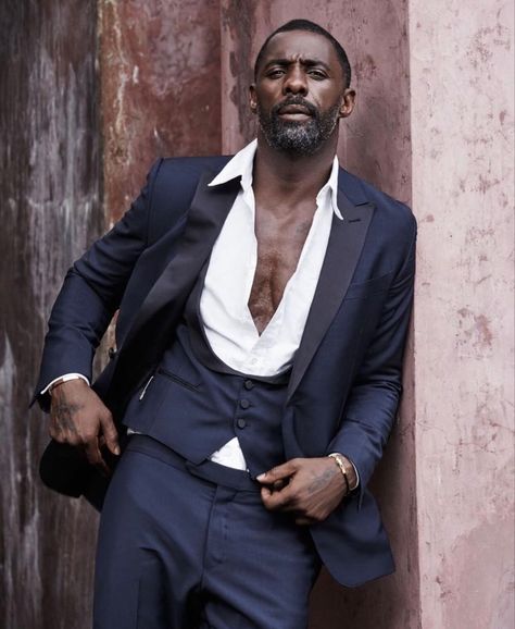 Idris elba Idris Alba, Mode Poses, A Man In A Suit, Man In A Suit, Afrikaanse Mode, Idris Elba, Fine Black Men, Well Dressed Men, Elba