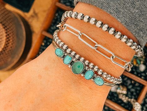 Love me a good green blue mix. 👏🏻 Green Turquoise Jewelry, Western Fashion Jewelry, Rodeo Jewelry, Turquoise Stone Jewelry, Leather Jewels, Western Accessories, Western Women, Western Wear Outfits, Western Style Outfits