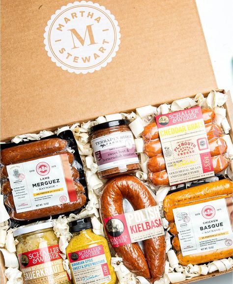 Snack Box Diy Mason Jar Decor, German Sauerkraut, Chicken Sausages, Online Birthday Gifts, Vintage Mason Jars, Backyard Grilling, Summer Grilling, Kielbasa, Gourmet Gifts