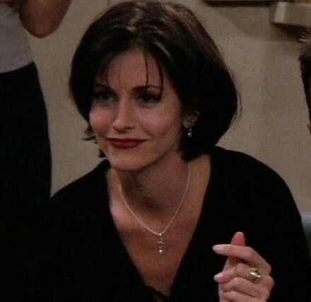 Monica Friends Haircut, Monica Friends Hair Short, Courtney Cox Short Hair, Monica Geller Hairstyles, Monica Geller Short Hair, Monica Geller Hair, Monica Geller Icons, Monica Geller Outfits, Monica Hairstyles