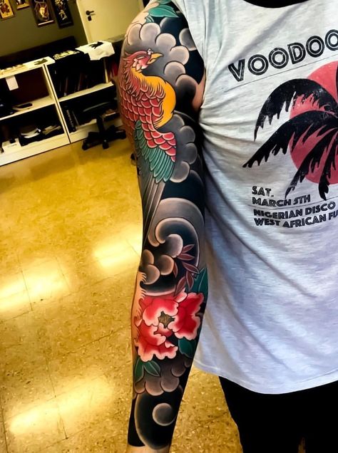 Japanese tattoo sleev Japanese Tattoo Sleeve, Traditional Japanese Tattoo Sleeve, Tattoo Crane, Bodysuit Tattoos, Japanese Tattoos For Men, Vintage Tattoos, Tattoos Mandala, Tattoos Geometric, Irezumi Tattoos