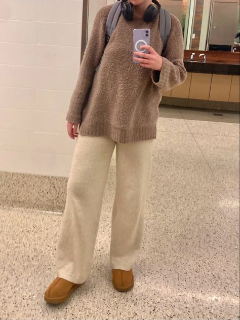 Ugg Cozy Outfit, Tan Knit Pants Outfit, Cozy Fall Outfits Sweatpants, Knit Pants Outfit Fall, Clog Slippers Outfit, Cozy Fall Pants, Beige Uggs Outfit, Cozy Pants Outfit, Fuzzy Pants Outfit