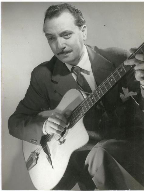 Jazz Portraits, Guitar Legends, Jazz Posters, Django Reinhardt, Demon Days, Photo Portraits, Blues Musicians, Guitar Players, Jazz Guitar