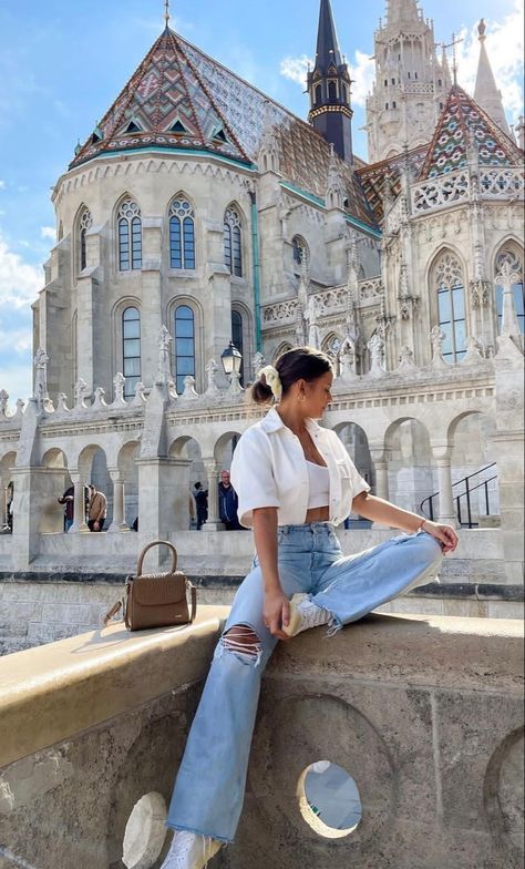 Outfit Ideas For Budapest, Budapest Style, Hungary Outfit, Outfits For Budapest, Budapest Outfit Autumn, Budapest Travel Outfits, Prague Outfit Summer, Budapest Aesthetic Outfit, Budapest Summer Outfits