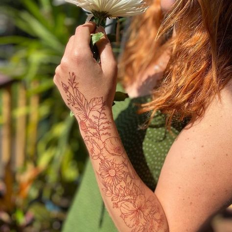 Brown Tatoos Woman, Brown Sleeve Tattoo, Henna Style Tattoo Sleeve, Light Brown Tattoo Ink, Brown Tattoo Sleeve, Brown Tattoos Ink, Brown Floral Tattoo, Tattoo Brown Ink, Brown Tattoos For Women