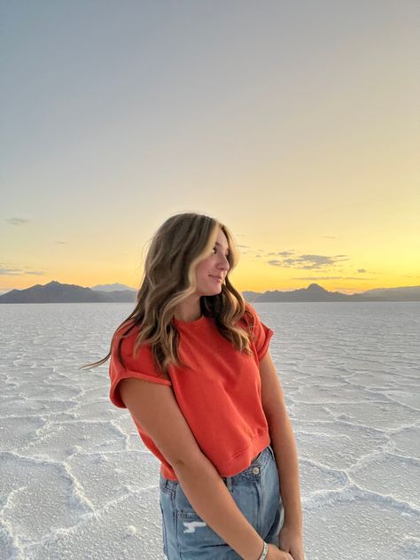 Bonneville Salt Flats Family Photos, Salt Flats Utah Photoshoot Friends, Salt Flats Senior Pictures, Salt Flats Photoshoot, Salt Flats, Salt Flats Utah Photoshoot, Salt Flats Utah, Uyuni Salt Flats, Hiking Pictures