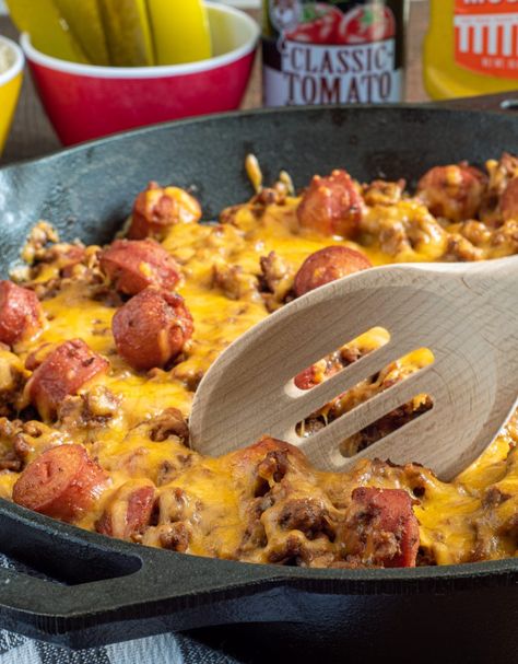 Keto Coney Dog Casserole - Culinary Lion Coney Dog Casserole, Hot Dog Casserole Recipes, Hot Dog Casserole, Low Carb Casserole, Chili Dog Casserole, Casserole Keto, Coney Dog, Chili Dog, Keto Casserole