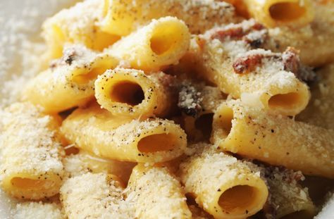 71 simple Italian recipes you'll want to eat every single night - AOL Lifestyle Simple Italian Recipes, Carbonara Recipe Creamy, Four Cheese Pasta, Cream Cheese Pasta, Baked Rigatoni, Creamed Leeks, Sweet Potato Gnocchi, Asparagus Pasta, Carbonara Recipe