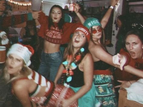 College Party Themes, Vsco Christmas, College Stories, Teenage Parties, American Party, Frat Parties, College Party, Aesthetic Vsco, College Aesthetic