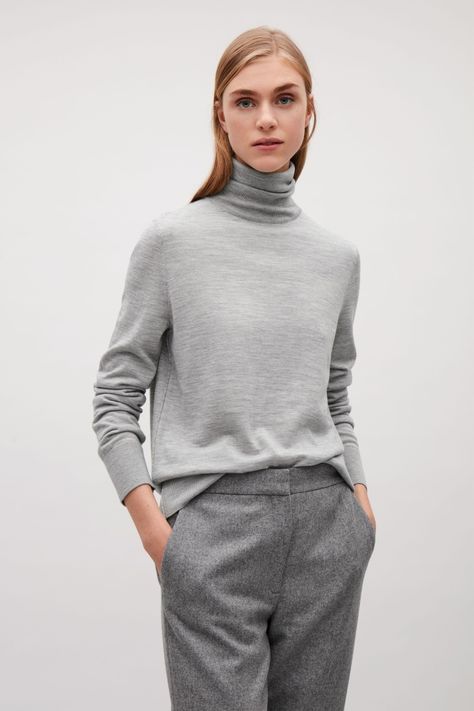 Roll-neck merino jumper - Light Grey - New - COS GB Grey Turtleneck Outfit, Tumblr Clothes, Black Urban Fashion, Teen Crop Tops, Urban Fashion Editorial, Clothes For Teens, 90s Urban Fashion, Fashion Catwalk, Urban Fashion Photography