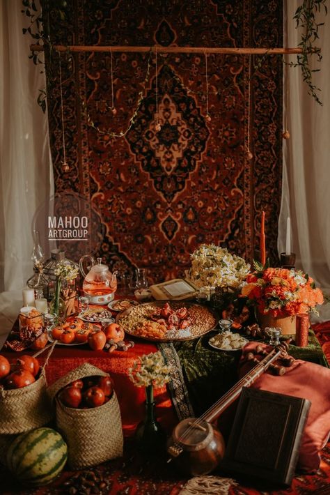 Haft Seen Persian, Thanksgiving Tent Decor, Yalda Decoration Photography, Yalda Table Design, Yalda Night Ideas Decor Photography, Noroz Idea, Yalda Night Design, Yalda Night Ideas Decor, Yalda Decoration