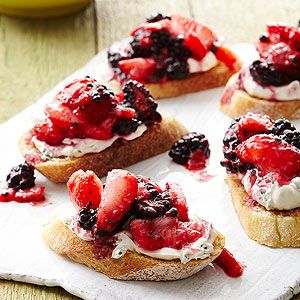 Fresh Berry Bruschetta From Better Homes and Gardens, ideas and improvement projects for your home and garden plus recipes and entertaining ideas. Bagel Bar, Easter Brunch Food, Brunch Party, Dessert Appetizers, Easter Brunch, Sunday Brunch, Easter Recipes, Appetizer Snacks, Brunch Recipes