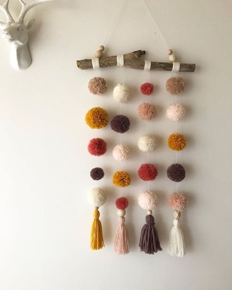 Pom Crafts, Diy Wand, Pom Pom Crafts, Mason Jar Crafts, Jar Crafts, Yarn Crafts, Diy Wall, Pom Poms, Kids Crafts