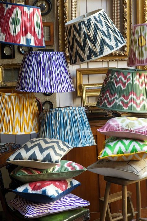 Looking to step up your lighting game? These silk ikat lampshades by Melodi Horne have me longing for a more colorful abode. Based out of London’s Notting Hill, the company sources their ikat textiles from Uzbekistan and crafts their lampshades and pillows in the United Kingdom. I love how the shades are gathered on the outside and boast handsome Irish linen lining and … Patterned Lampshades, Lampshade Makeover, Diy Lampe, Fabric Lampshade, Ikat Fabric, Notting Hill, Front Room, Lamp Shades, Lampshades