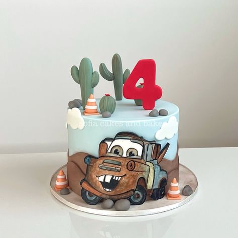 Cake design | bolos decorados (@sofiacakesandbakes) • Instagram photos and videos Cars Movie Cake, Lighting Mcqueen Cake, Mcqueen Birthday Cake, Lightning Mcqueen Birthday Cake, Birthday Cake Buttercream, 3rd Birthday Party For Boy, Disney Cars Cake, Lightning Mcqueen Cake, Movie Cake