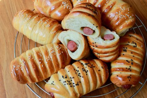 Chinese Hot Dog Buns | Lunch Box Series Chinese Hot Dog Bun Recipe, Hot Dog Bun Recipe, Hot Dog Buns Recipe, Chinese Bakery, Hot Dog Bun, Healthy Granola Bars, Make From Scratch, Milk Bread, Granola Healthy