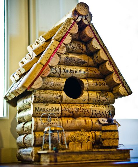 Wine Cork Birdhouse, Wine Corker, Wine Cork Candle, Wine Cork Wreath, Wine Cork Diy Crafts, Wine Cork Projects, Cork Crafts Diy, Wine Cork Diy, Wine Cork Art