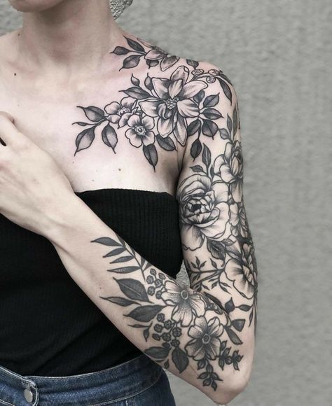 Tato Tradisional, Backpiece Tattoo, Sign Tattoo, Tattoo Convention, Inspiration Tattoos, Vine Tattoos, Floral Tattoo Sleeve, Shoulder Tattoos For Women, Tattoo Videos