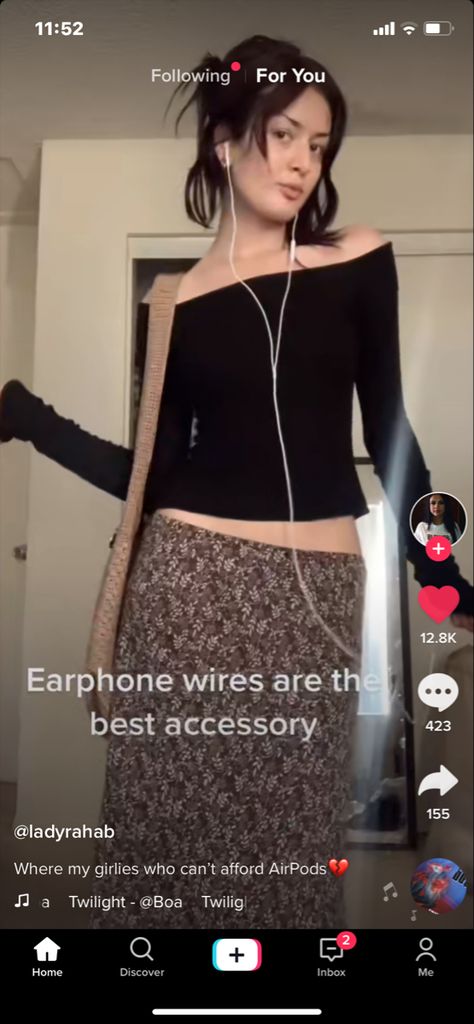 Wired Earphones Outfit, Wired Headphones Aesthetic Outfit, Wired Earphones Aesthetic, Wired Headphones Aesthetic, Headphones Aesthetic Outfit, Earphones Aesthetic, Headphones Aesthetic, Wired Earphones, Earphones Wire