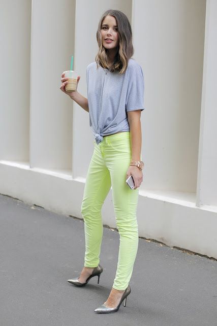 harlow monroe vintage boutique :: clothing, accessories, jewelry, home decor: For You & Your Home: Neon Lime Green Neon Jeans, Neon Pants, Knotted Blouse, Green Pants, Looks Style, Outfits Casuales, Look Cool, Neon Green, Spring Summer Fashion