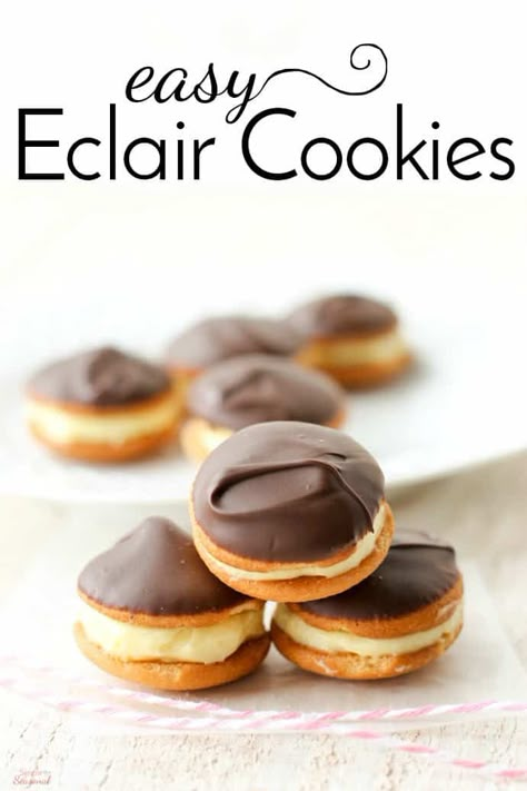 Eclair Cookies, Easy Eclairs, Dessert Mini, Bake Easy, Dessert Simple, Bite Size Desserts, Bake Dessert, Bar Recipes, Chocolate Topping