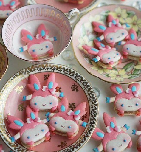 Party Macarons, All Eeveelutions, Pokemon Snacks, Pokemon Sylveon, Pokemon Shop, Kawaii Dessert, Kawaii Cooking, Macaroon Recipes, Cute Baking