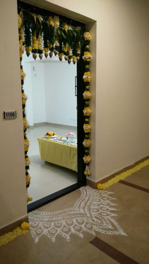 Gruhapravesam Decoration Ideas, Rangoli Idea, Kitchen Decoration Ideas, Usa Wedding, Ganapati Decoration, Diwali Decorations At Home, Housewarming Decorations, Diy Diwali Decorations, Rangoli Ideas