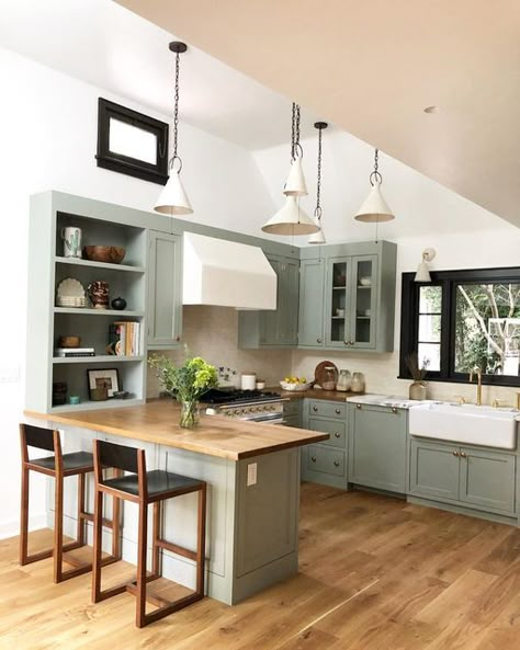 Katherine Waronker on Instagram: "Bitchin Kitchen. #thisisstudiono #ohno #getweird #stayweird #losangeles #interiordesign #kitchen #landmarkbuildinginc" Kitchen With Peninsula Layout, Peninsula Kitchen Ideas, Peninsula Kitchen, Pine Cabin, Contemporary Style Kitchen, Kitchen Peninsula, Minimalist Kitchen Design, Kitchen Remodel Design, Farmhouse Kitchen Design