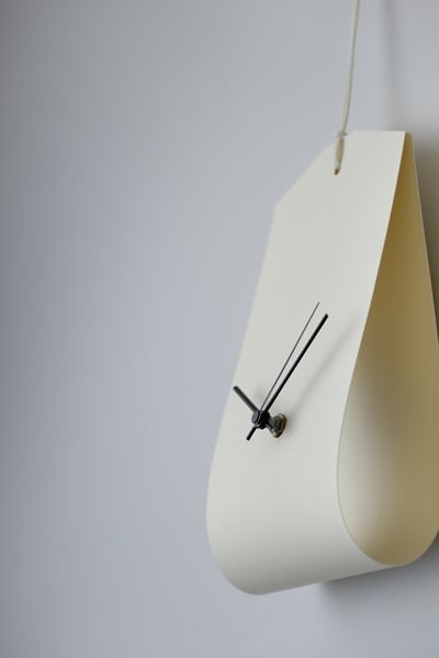 Wall Clock Design Ideas, Clock Design Ideas, Unusual Clocks, House Lamp, Wall Watch, Cool Clocks, Diy Clock Wall, Wall Clock Design, Unique Wall Clocks