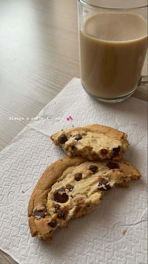 Cookies And Coffee Aesthetic, Coffee And Cookies Aesthetic, Cookies And Milk Aesthetic, Shortbread Aesthetic, Soft Cookies Aesthetic, Cookie Aesthetic, Cookie Coffee, Cookies Aesthetic, Food Captions