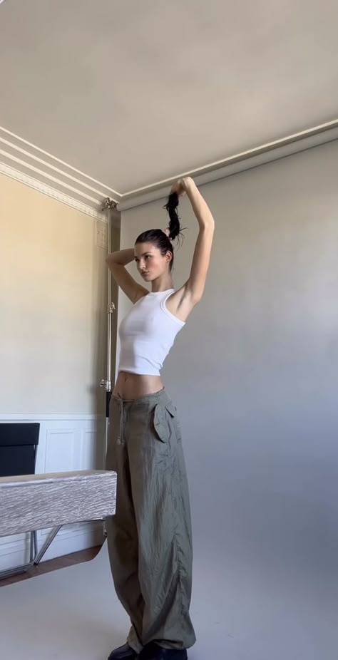 Model Height Aesthetic, 90s Model Outfits, Tall Women Aesthetic, 162cm 50kg, Body Types Women, Bella Hadid Outfits, 90s Model, Model Outfit, People Clothes