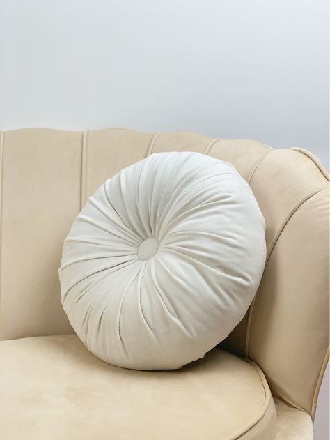 Beige  Collar  Polyester Plain Throw Pillows Embellished   Home Decor Box Room Bedroom Ideas, White Accent Pillow, Cream Throw Pillows, Big Pillows, Round Throw Pillows, Beige Pillows, Preppy Room, Cute Bedroom Decor, Room Redo