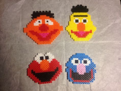 Elmo and friends perler bead Elmo Bead Pattern, Elmo Perler Beads, Pearler Beads Ideas Aesthetic, Nintendo Christmas, Elmo And Friends, Christmas Perler Beads, Birthday Tag, Easy Perler Bead Patterns, Pony Bead Crafts