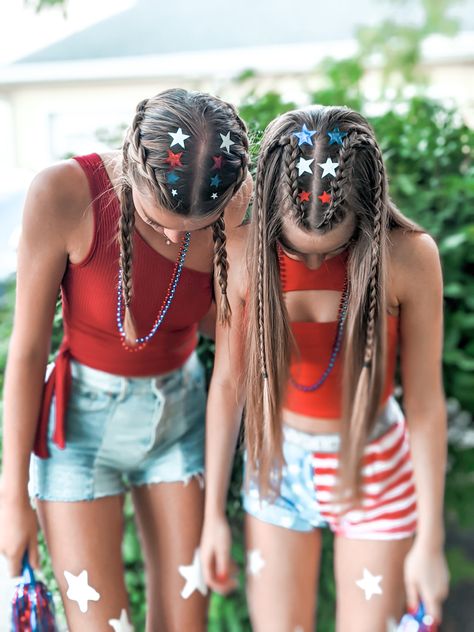 Cute 4th Of July Hairstyles, 4th Of July Hairstyles, July Hairstyles, Football Season Outfits, Football Game Outfit Highschool, 4th Of July Pics, Outfits Highschool, Spirit Week Outfits, Photos Bff