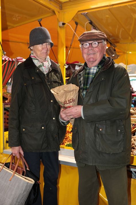 Here we spotted a Barbour couple in Münster, Germany. Manfred has had his jacket since 1992 and regularly gets his Barbour Bedale jacket re-waxed and his wife Margret recently got hers in 2011. Barbour Outfit, Barbour Bedale, Festival Friends, Barbour Wax Jacket, Barbour Style, Old Man Fashion, Barbour Wax, Money And Success, Waxed Jacket