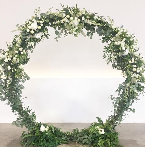 Semi Circle Wedding Ceremony Flowers, Greenery Circle Arch, Arch Flowers Hexagon, Circle Wedding Arch White Flowers, Semi Circle Floral Ceremony, Nordic Wedding, Flower Factory, Wedding Ceremony Arch, Arch Decoration Wedding