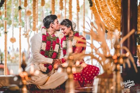 Marriage Poses, Reception Outfits, Mehendi Outfit, Indian Wedding Poses, Indian Marriage, Groom Photoshoot, Indian Wedding Photography Couples, Couple Poses Photography, Marriage Photos