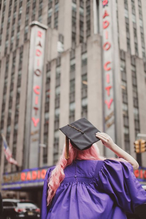 New York Graduation Pictures, New York University Graduation, Nyu Graduation Pictures, Nyc Graduation Photos, Nyu Graduation, Academic Regalia, Girls Hannah, College Grad Pictures, College Acceptance