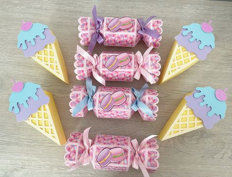 Candyland Souvenir Ideas, Spa Party Decorations, Valentine Paper Crafts, Mickey Mouse Themed Birthday Party, Candy Themed Party, Dulce Candy, Cardstock Crafts, Candy Land Birthday Party, Treat Toppers