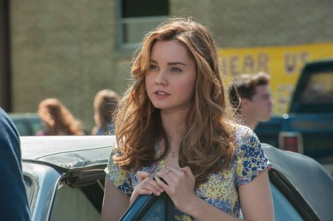 Liana Liberato (The Best Of Me). Absolutely in love with her look throughout this whole movie Nicholas Sparks Movies, Liana Liberato, Nicholas Sparks, Favorite Hairstyles, Hilary Duff, Romantic Movies, Better Half, Looks Style, Girl Face