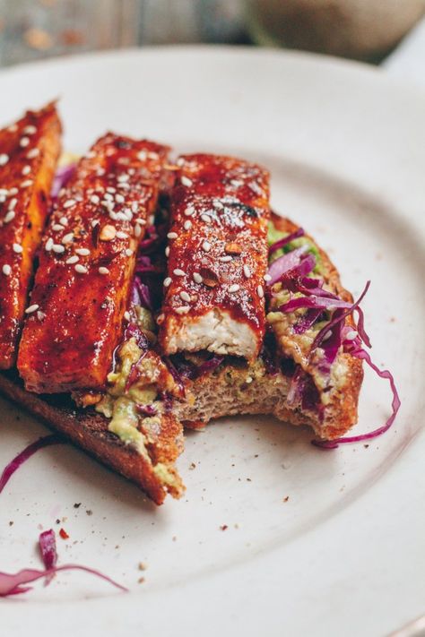 Crispy BBQ Tofu Toast | healthienut - Easy to follow plant-based recipes Tofu Toast, Cheeseburger Tater Tot Casserole, Avocado Bread, Bbq Tofu, Carrot Cupcake, Open Faced Sandwich, Vegan Recipes Videos, Crispy Tofu, Mashed Avocado